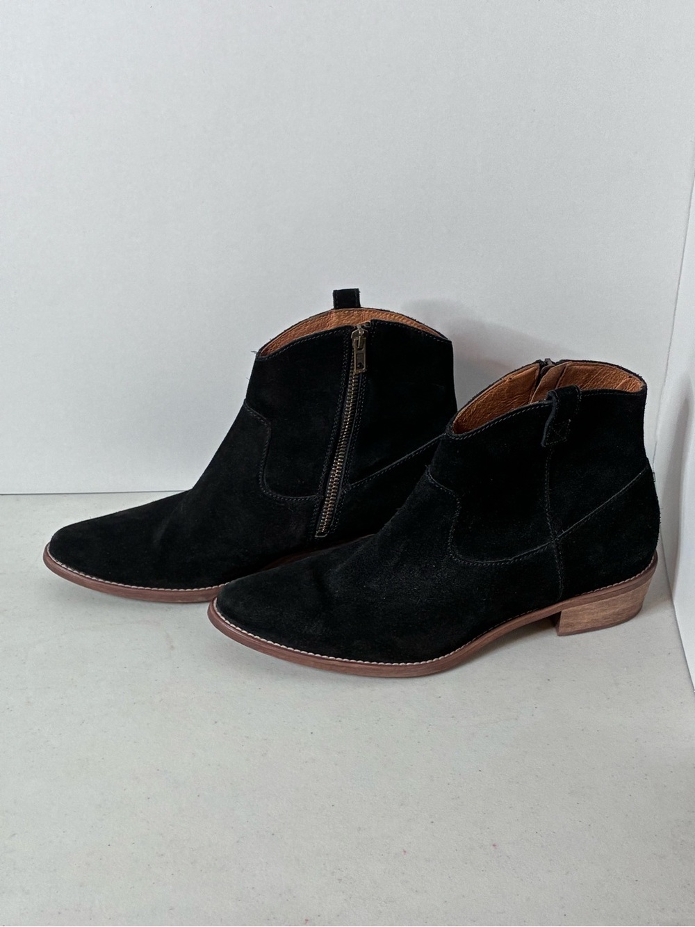 Madewell Black Suede Western Ankle Boots Size 9.5 Side Zip Cowboy Booties